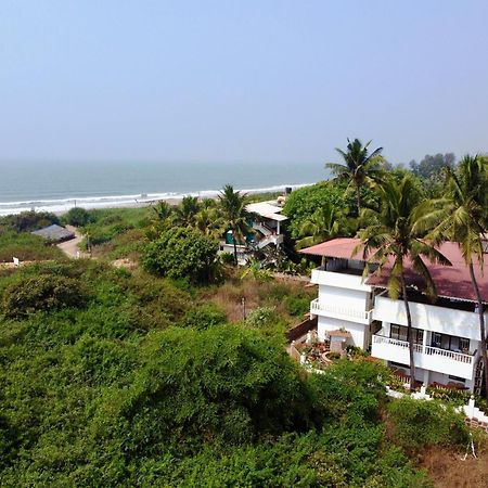Shanu'S Seaside Inn - A Family-Run Guesthouse Just 100 Metres From Candolim Beach Buitenkant foto
