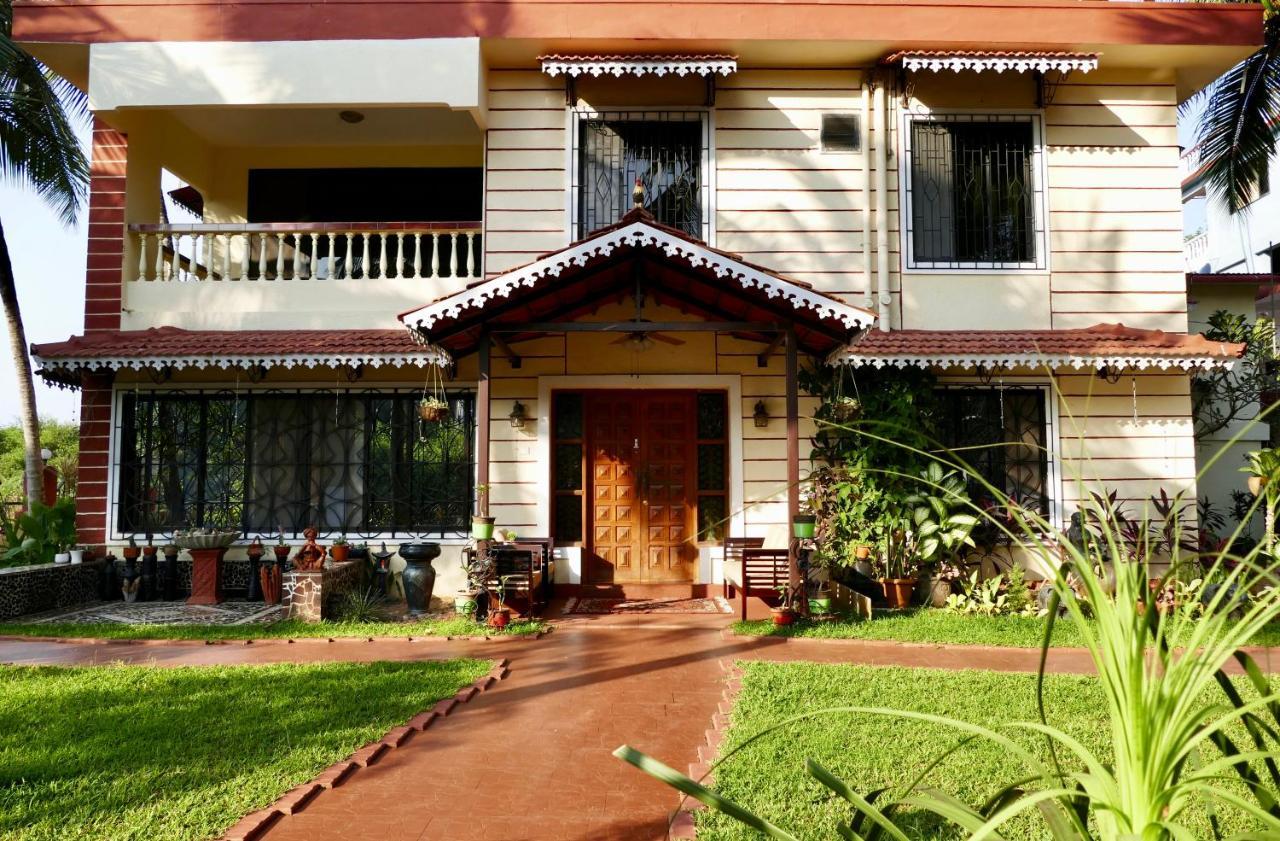 Shanu'S Seaside Inn - A Family-Run Guesthouse Just 100 Metres From Candolim Beach Buitenkant foto